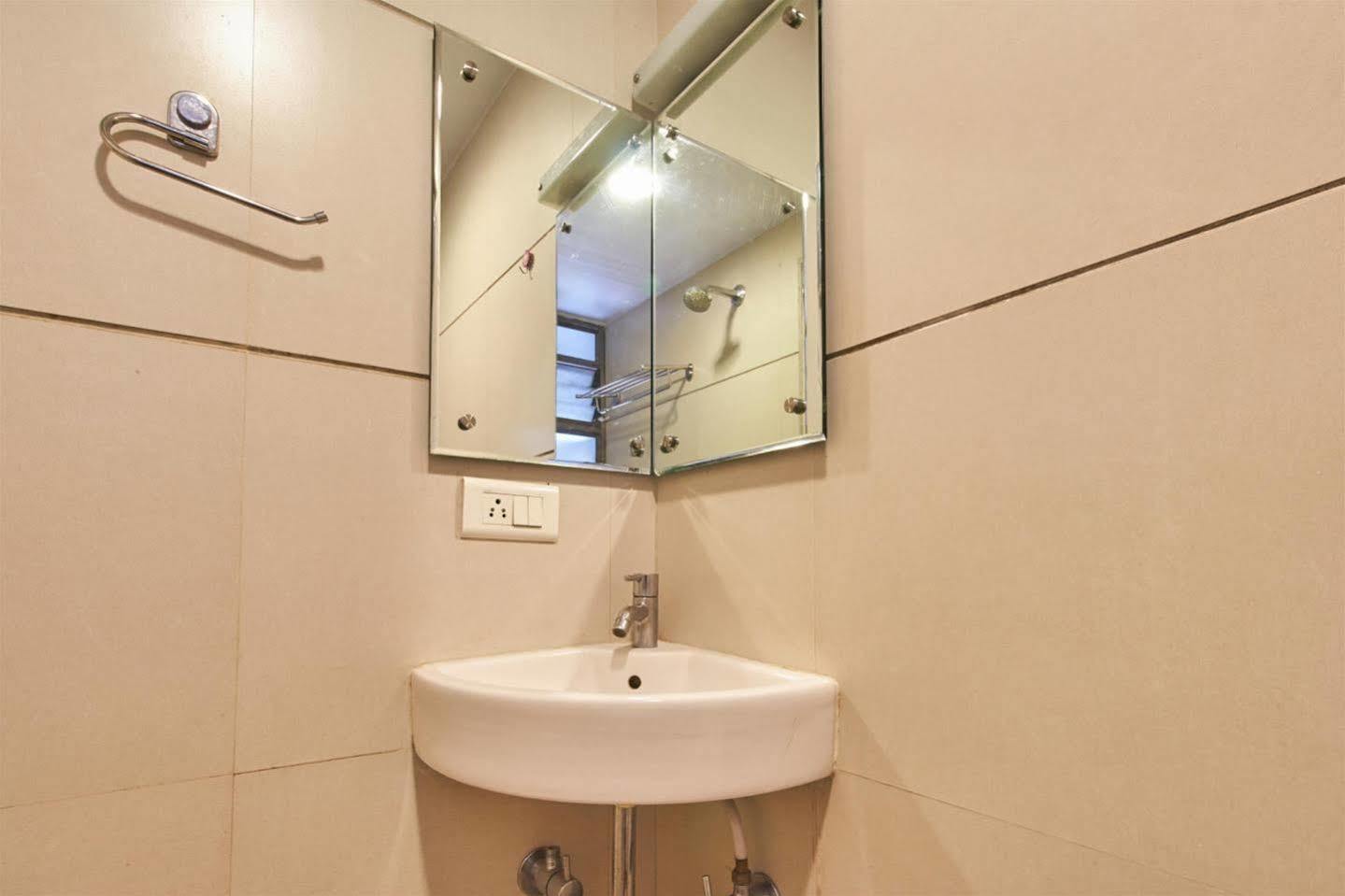 Hotel Adi ナーグプル エクステリア 写真